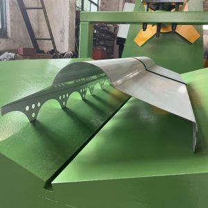 7.5 KW Motor Power Ridge Capping Roll Forming Machine with Perforation