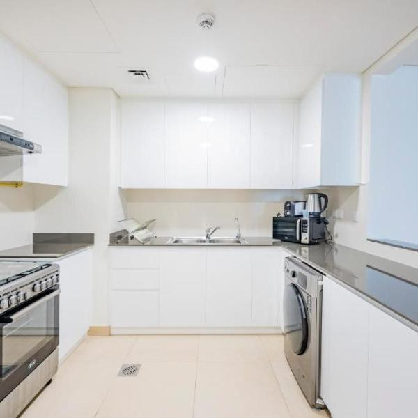 Modern Melamine Finish Mini Kitchen Cupboard Island White Kitchen Cabinet For Hotel