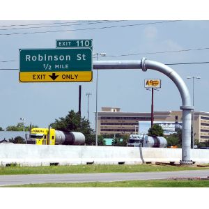 Heavy Duty Sign Structures Galvanized Steel Traffic Poles