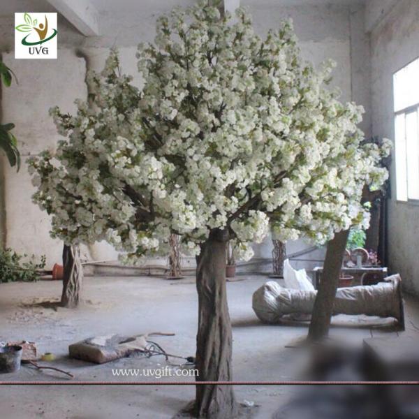 UVG High simulation fiberglass artificial wedding cherry blossom tree for stage decoration