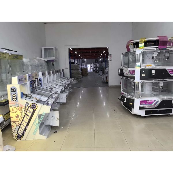 Candy Boxing Gift Game Electronic Vending Machine For Coin Pusher Empty Capsule Plastic