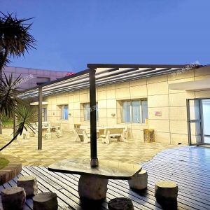 Industrial-Grade Aluminum Patio Cover UV-Resistant Polyester Canopy Commercial