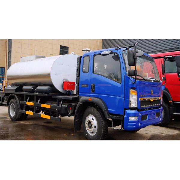 Fortius Asphalt Distributor Truck HOWO 4X2 Chassis 5000L 3000L For Road Construction