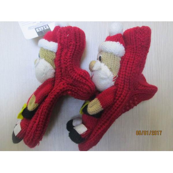 Knitted flooring socks--100% acrylic yarn--Christmas gifts--girls and boys--with slip dot