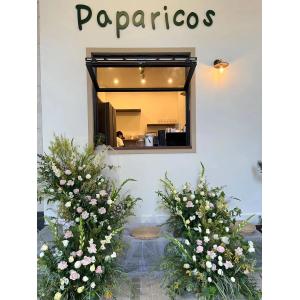 Patio-Integrated Folding Window System Enabling Effortless Entertaining