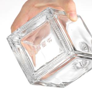 Glass Square Shape 750ml Whiskey Bottle with Decal Surface Handling