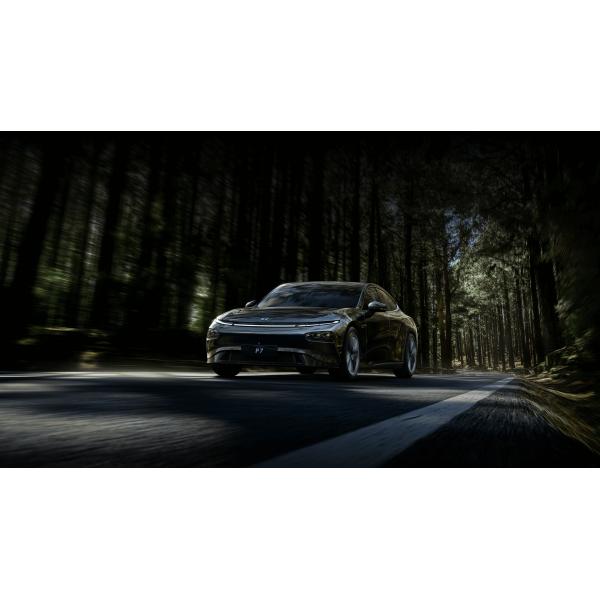 Four Wheeler Energy Vehicle Electric Cars with Tyre size 245/50/R18 and High Speed