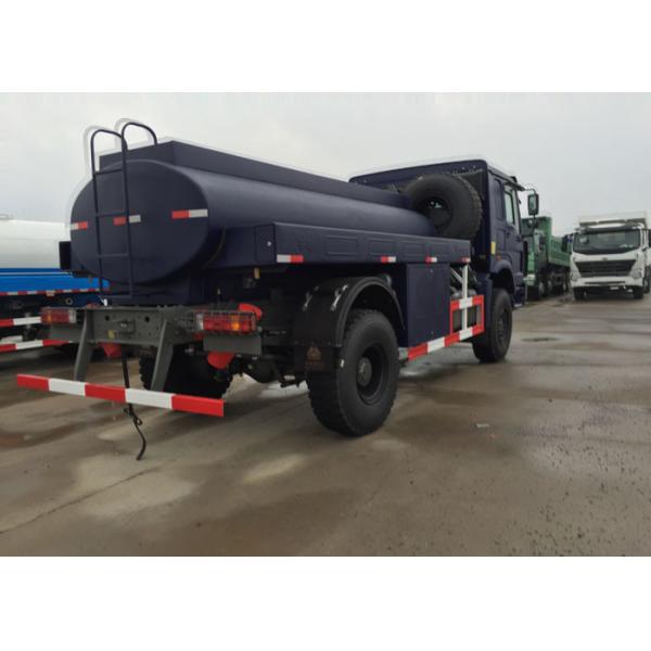 HOWO 4X4 LHD Gasoline Transporting Oil Tank Truck / Petroleum Tanker Trucks