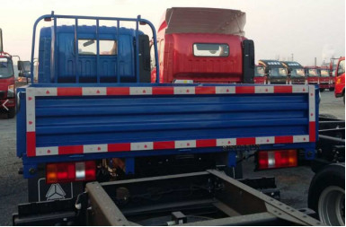 3 Ton Truck Length Cargo Tank Howo 4*2 Flat Box Lorry Truck Single Cabin RHD Euro 2