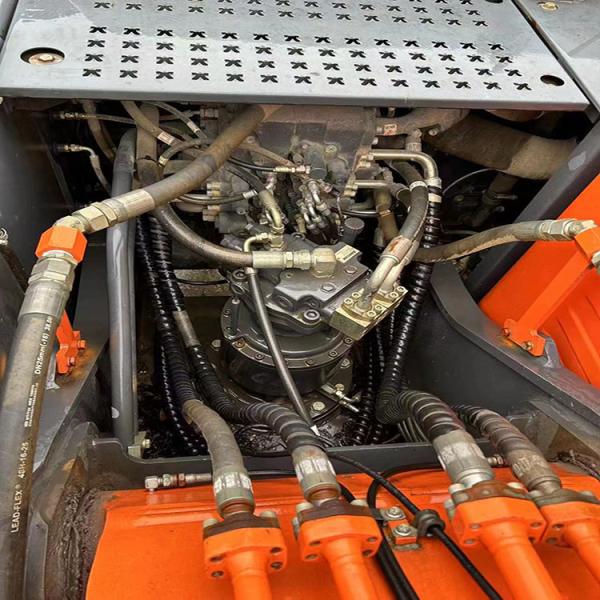 Medium Used Digger Doosan Crawler Excavator with Original Hydraulic Valve in Shanghai