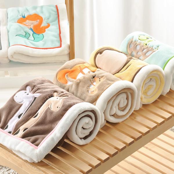 Colourful Soft Newborn Blanket Fade Resistant Embroidery Animal Print Plush Blankets