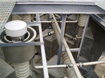 White Wastewater Treatment Primary Sedimentation Tank Dirt Interception Cleaning
