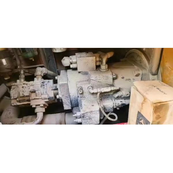 Yellow And Red 100t Rated Loading Capacity Large Crawler Crane 18 Years Used