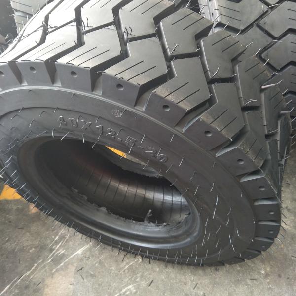 Buy Solid Industrial Forklift Tires 40x12.5-20 Puncture Resistant at wholesale prices