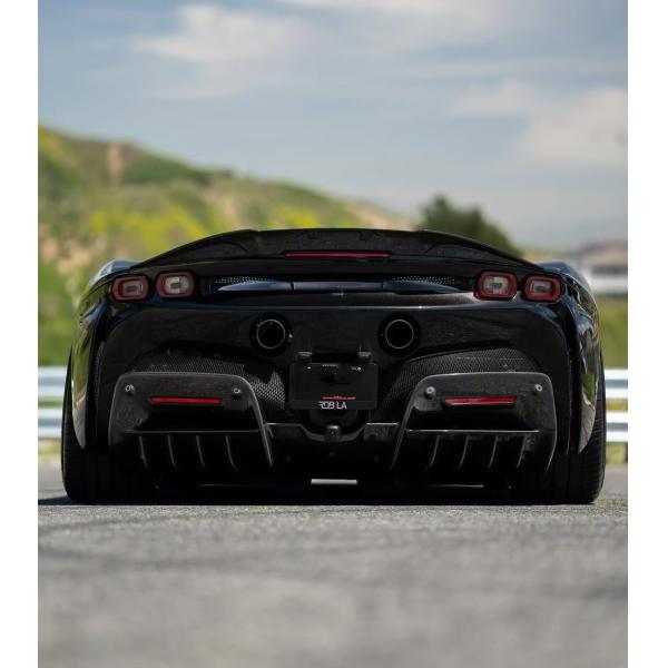 SF90 Ferrari Carbon Fiber Body Kit 1016 Style Front Lip Air Intake Black Spoiler Fender