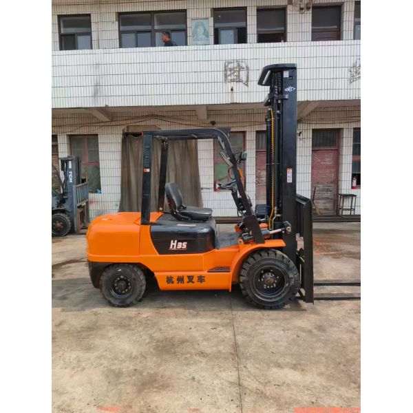 Used Heli H2000 7-ton diesel forklift operational view