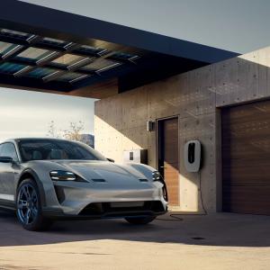 Customized WIFI Smart EV Charger , Wall Mounted EV Charging Station