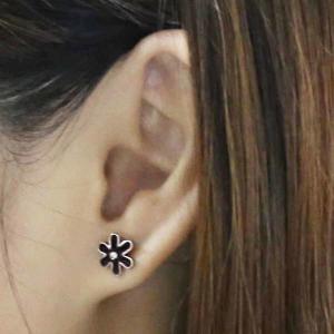 Women Christmas gifts special fashion red flower shaped stud earrings