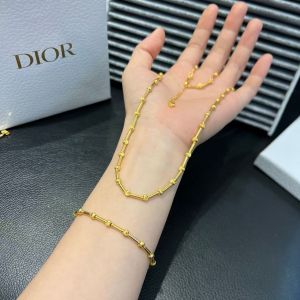 18k gold bracelet womens Stylish bracelet made with durable components providing