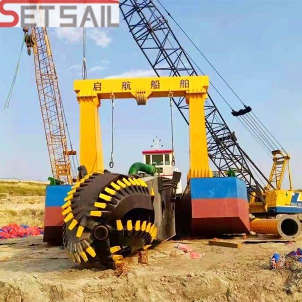 Diesel Engine Sand Dredging Barge/Cutter Suction Dredger for 2000m Discharge