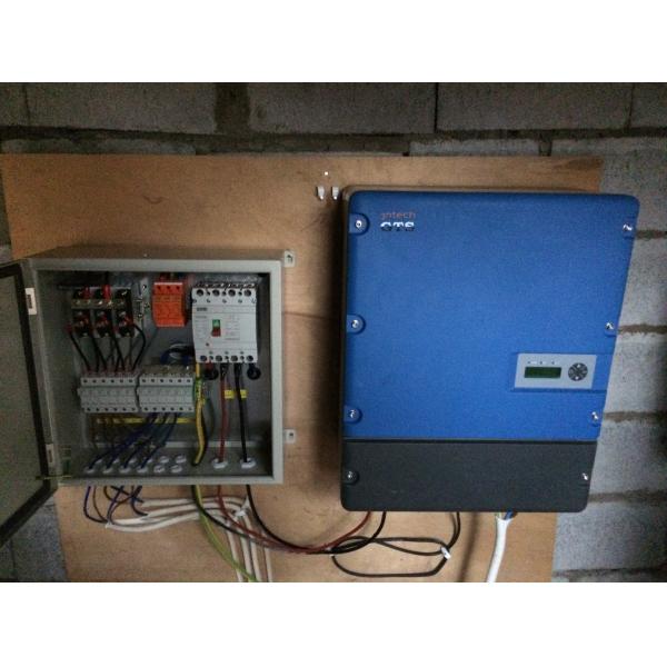 Fanless Domestic Solar Inverter / Solar Ac Pump Controller Wall Mounting