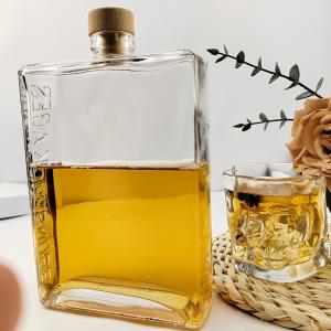 Clear Glass 700ml End Whiskey Bottle with Lid Classic Design