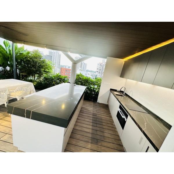 Minimalist Stainless Steel Outdoor Kitchen Cabinet Units With Black Quartz Countertops Island