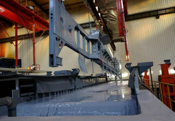 CIMC brand new flatbed perfect for car transportation made from steel equipped with Wabco brake system semi trailers