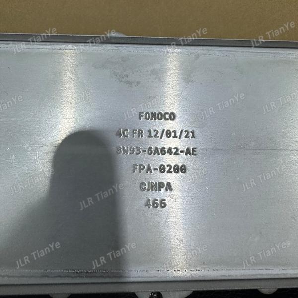 Refroidisseur d'huile LR010754 AJ811959 Land Rover Range Rover 3.0L V6 Gasoline