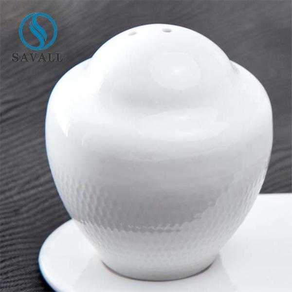 Buy Ceramic Salt And Pepper Set With Saucer Tableware Accessories at wholesale prices