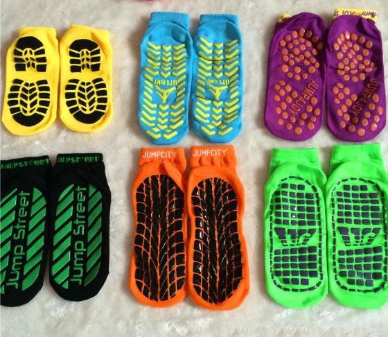 Green Color Unisex Trampoline Grip Socks Ankle Length Socks Safety Jumping Sock