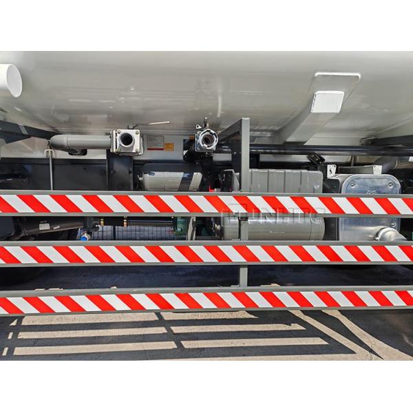 New Sinotruk Huanghe Mining Sprinkler Truck 380hp 6x4 Drive Wheel Water Tank Truck