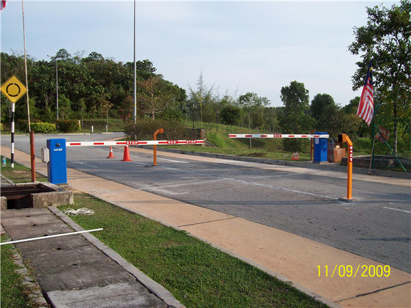 Customized Outdoor Vehicle Barrier Gates Automatic Traffic Barriers