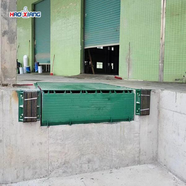 Buy Warehouse Hydraulic Dock Plate 8T-20T Metal Loading Dock Ramp at wholesale prices
