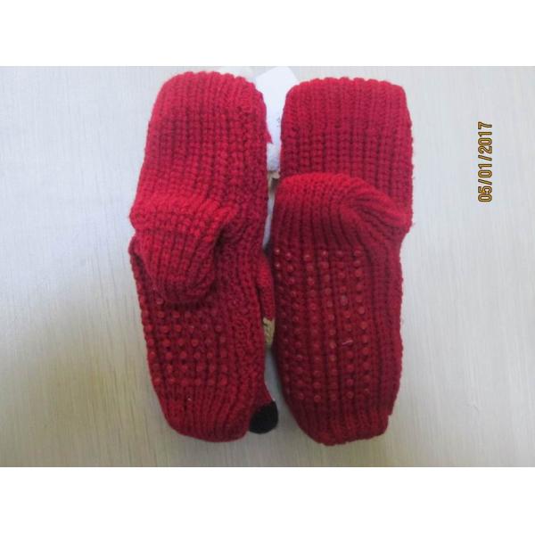 Knitted flooring socks--100% acrylic yarn--Christmas gifts--girls and boys--with slip dot