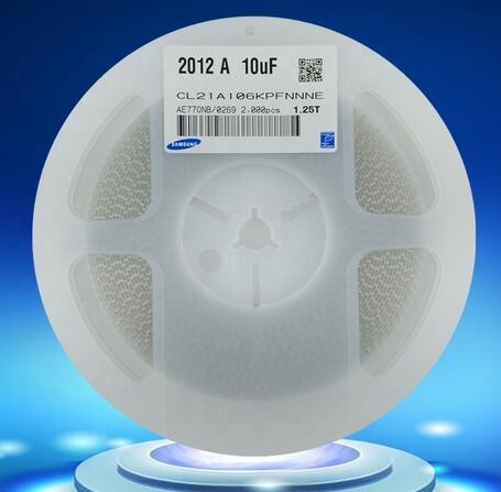 Buy 220uF 2.5V Ceramic Chip Capacitor ± 20 % Tolerance 1210 Size Reflow Soldering at wholesale prices