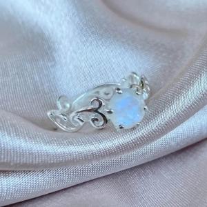 925 Sterling Silver Vine Manufacturer Round Cut Rainbow Moonstone Engagement