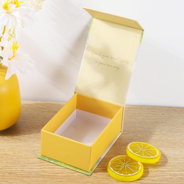 Custom Magnetic Flip Top Gift Box for Perfume Kraft Paper
