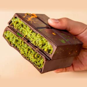 Dubai Pistachio Paste Compound Chocolate Custom Exotic Handmade Snacks Halal