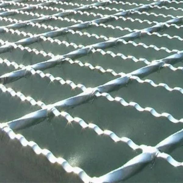 Anti - Slip Welding Serrated Metal Grating For Walkway Platform