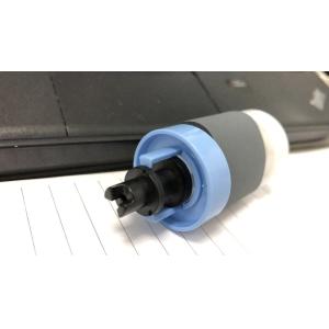 M706 TRAY 2 Pickup roller RM1-0731