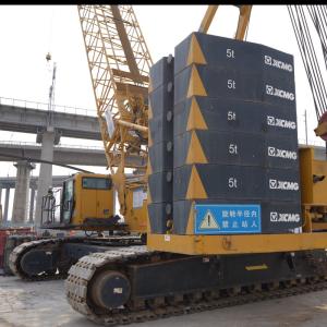 China Construction Used 300t Crawler Crane XCMG XGC300 on sale