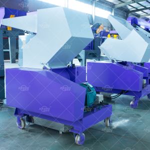 Mini Plastic Crusher with Alloy Steel Blades for Easy Operation and Strip Cut