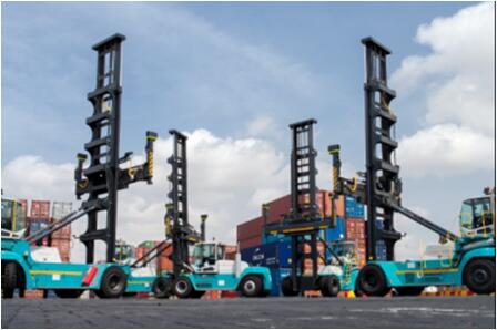 Wei Chai Engine 30 Ton 35 Ton Diesel Port Forklift Rough Tire Min Lifting Height 200MM