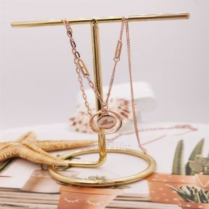Shimmering 18kt Yellow Gold Pendant Necklace