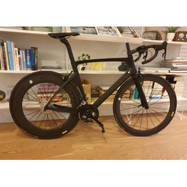 Aero Shaping Rim Brake Road Bikes Carbon Fiber Bicycles 700C