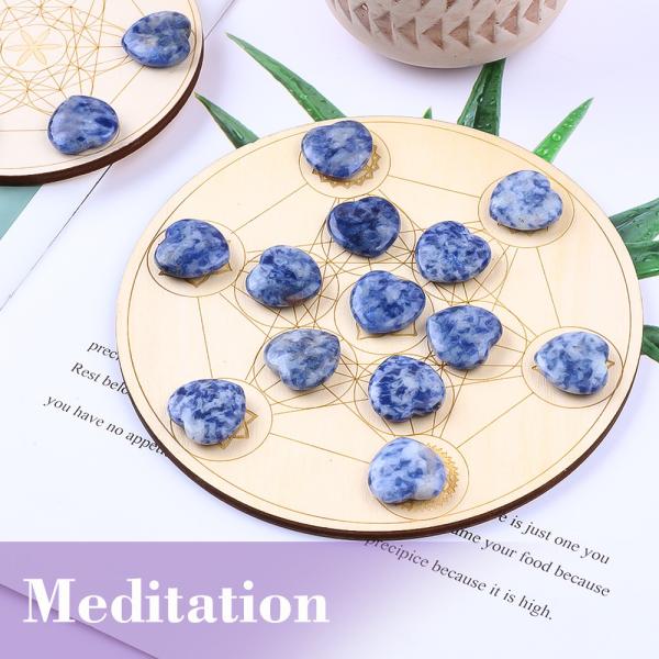 Glossy 0.8 Inch Heart Shaped Healing Crystals Release Pressure