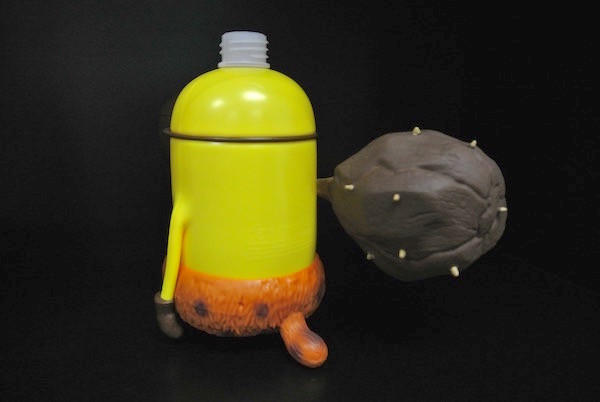 Hawail Style Minions Cartoon Shampoo Bottle With Cute Weapon Yellow / Brown Color