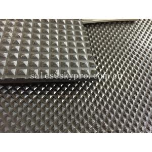 Diamond and pyramid textured rubber car matting anti - skidding garage