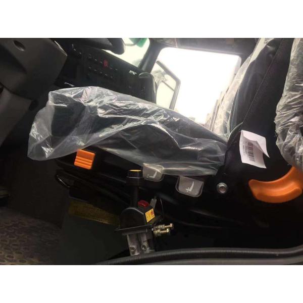 HW19710 Tractor Trailer Truck